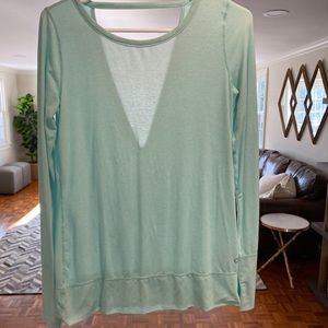 Light Weight & V- Cutout on Back